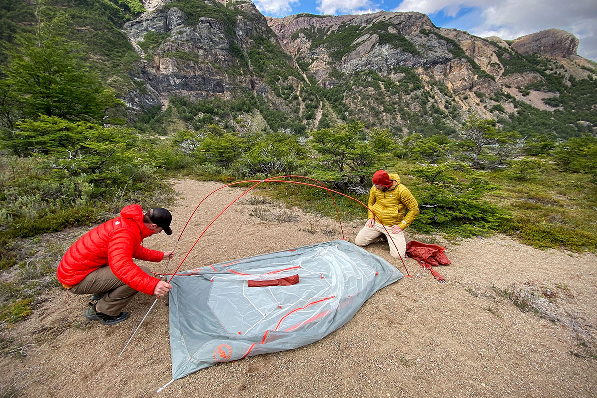 Big Agnes Copper Spur backpacking tent (set-up process)